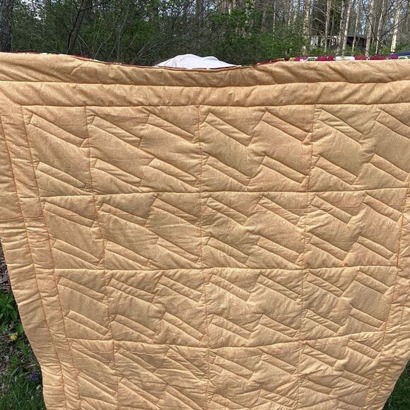 NWT. Hand Crafted “Welcome Spring & Summer” Brights Quilt with Zinnia Borders - Picture 9 of 13
